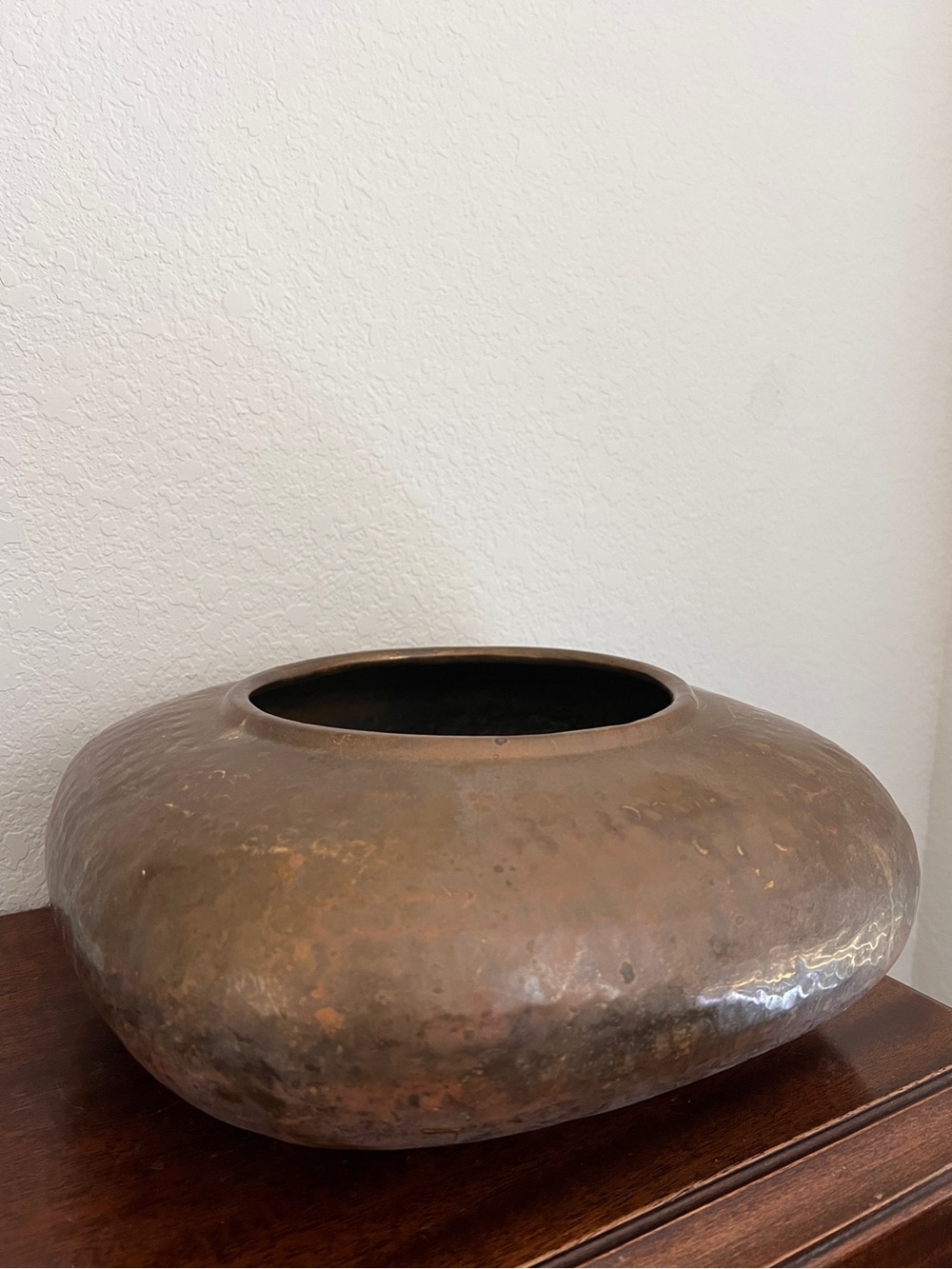 MCM Solid Brass Vintage Planter Hammered Decorative Bowl Vase Cushion-Shaped - Picture 6 of 10